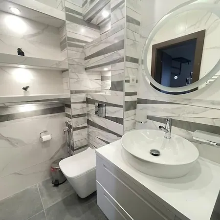 Elegance Estate - Free Parking Apartmán *