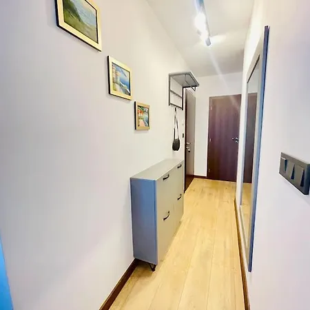 Elegance Estate - Free Parking 아파트