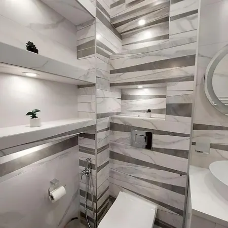 Elegance Estate - Free Parking Apartmán *